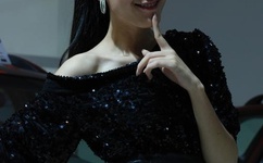 不装了你爹我是秦始皇